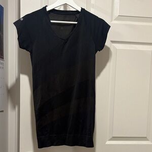 Lululemon Black V-Neck Short Sleeve Women's Top